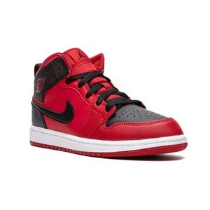Jordan 1 Mid sneakers
